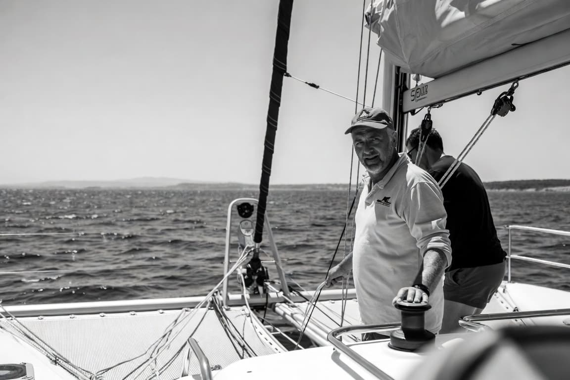 Skipper e hostess in barca: ruoli e differenze